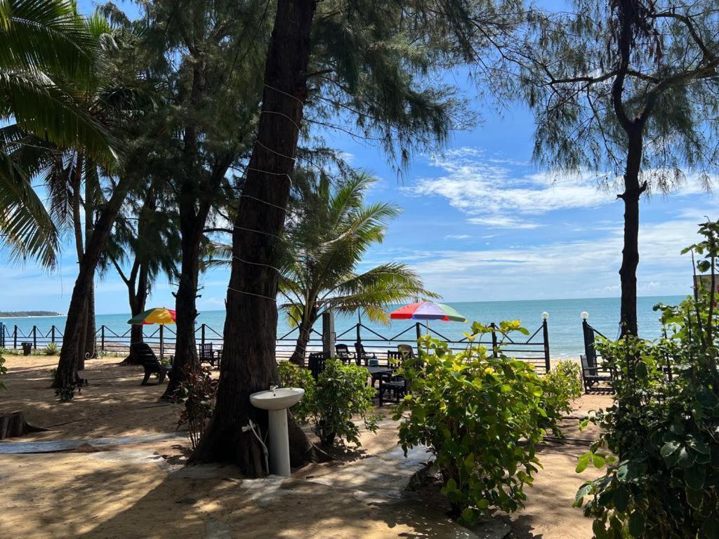 Tsunami Beach Hotel Arugam Bay Exterior photo