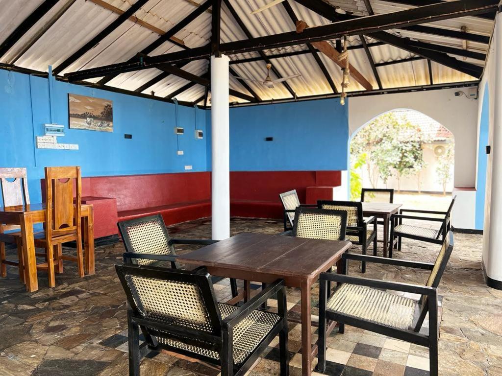 Tsunami Beach Hotel Arugam Bay Exterior photo